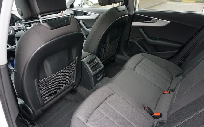 Audi A4 cena 71900 przebieg: 199777, rok produkcji 2017 z Wisła małe 742